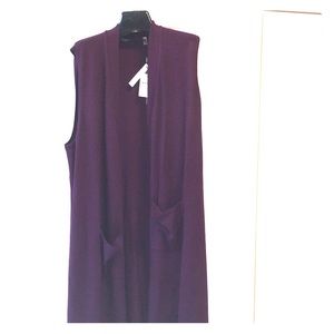 NWT T Tahari ladies no sleeves burgundy cardigan